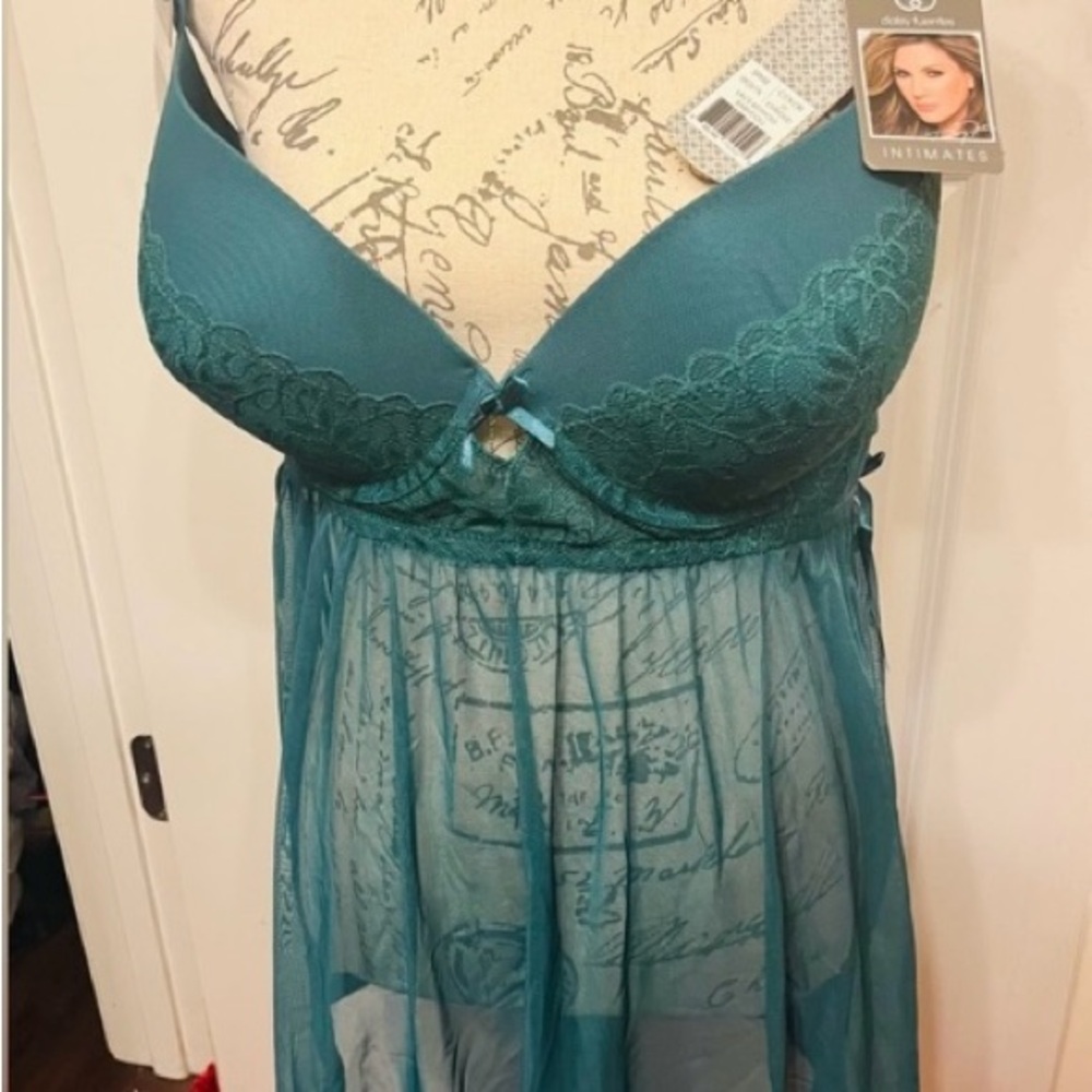 Daisy Fuentes Teal Lace Chemise & Matching Panties